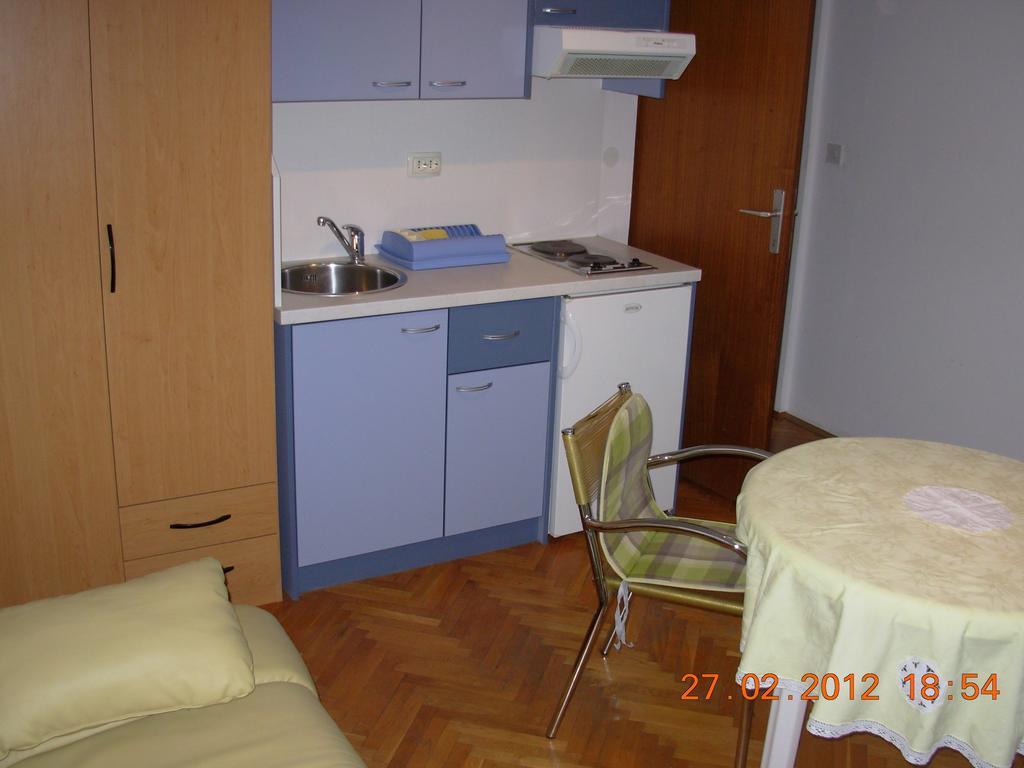Apartment Karmen Trogir Chambre photo